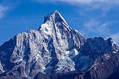 《歧路旅人2》公布全新预告 两位新主角登场